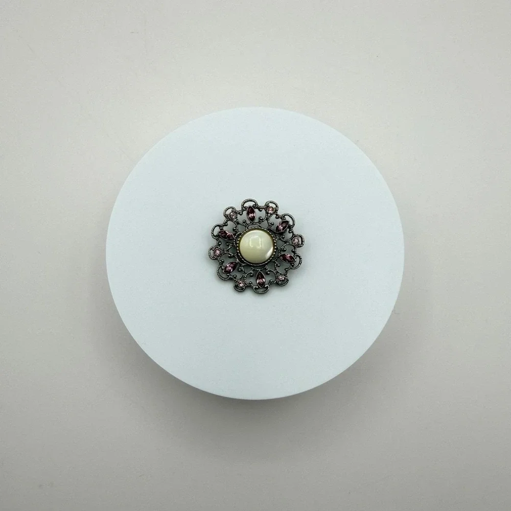 Vintage Mother Of Pearl‎ Rhinestone Glass Pink Ornate Filigree Brooch Pin Retro